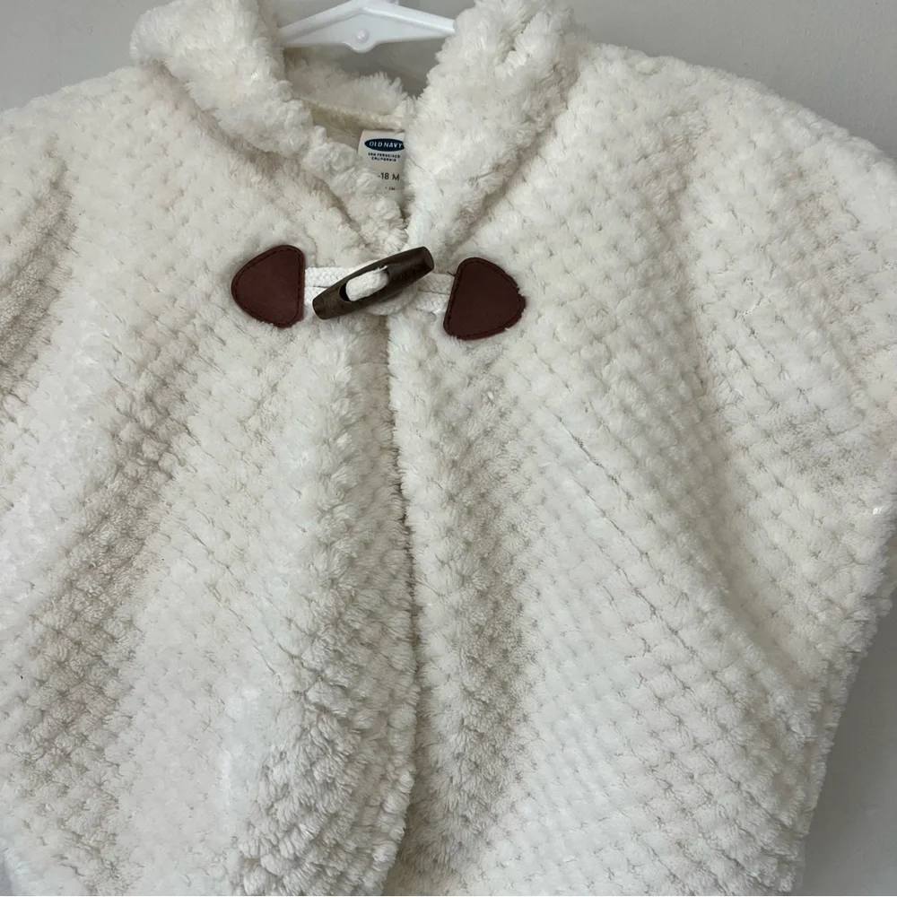 Old Navy Toddler Girls Fuzzy Knit Cape Poncho Sz 12-18 Months Winter Hood White